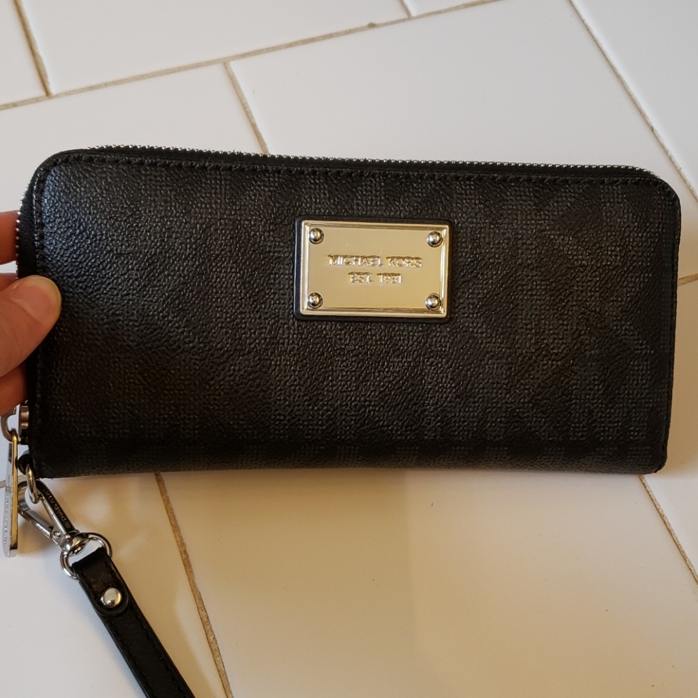 Michael Kors wallet